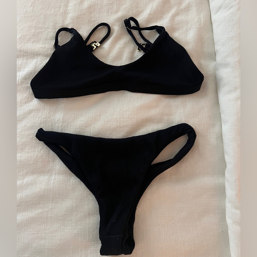 Black Kulani Kinis